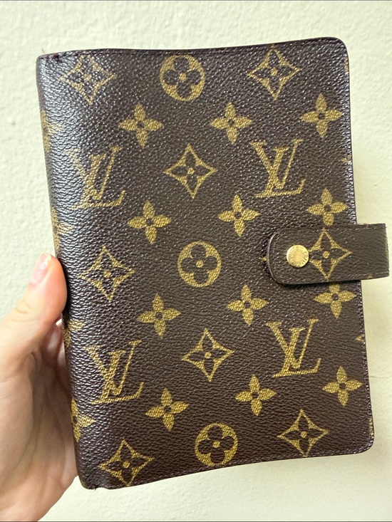 Louis Vuitton Handbags - Louis Vuitton Monogram Canvas Agenda Cover in Brown and Gold